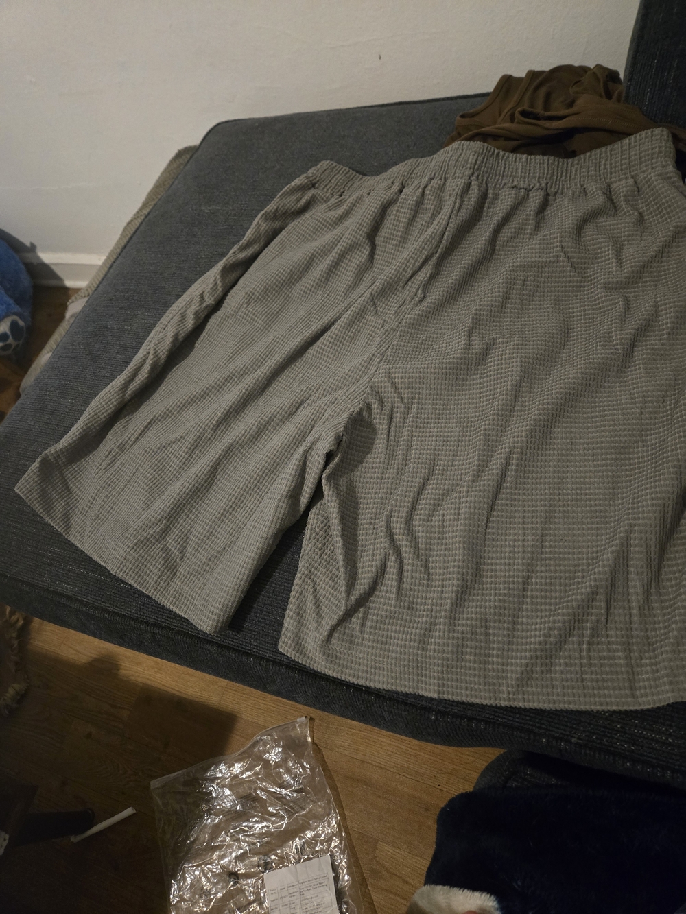 Classic Men's Light Gray Athletic Elastic-Waist Shorts